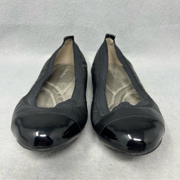 NATURALIZER WOMEN'S CHLOE BLACK LEATHER SHINY CAP TOE FLATS SHOES SIZE 5.5M - Picture 5 of 13